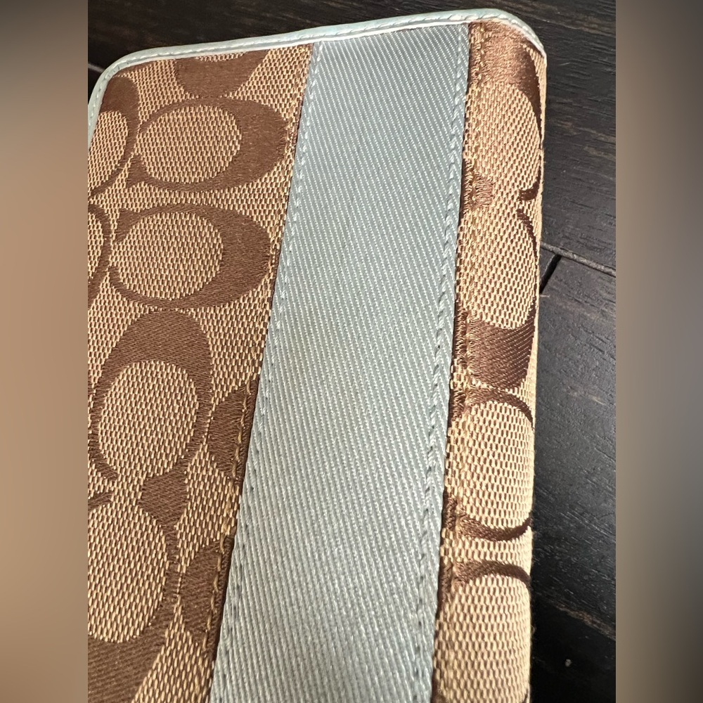 Coach Wallet - Picture 4 of 10